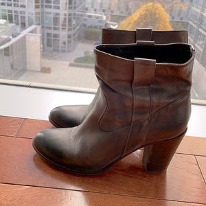 INNIU ITALY brown booties